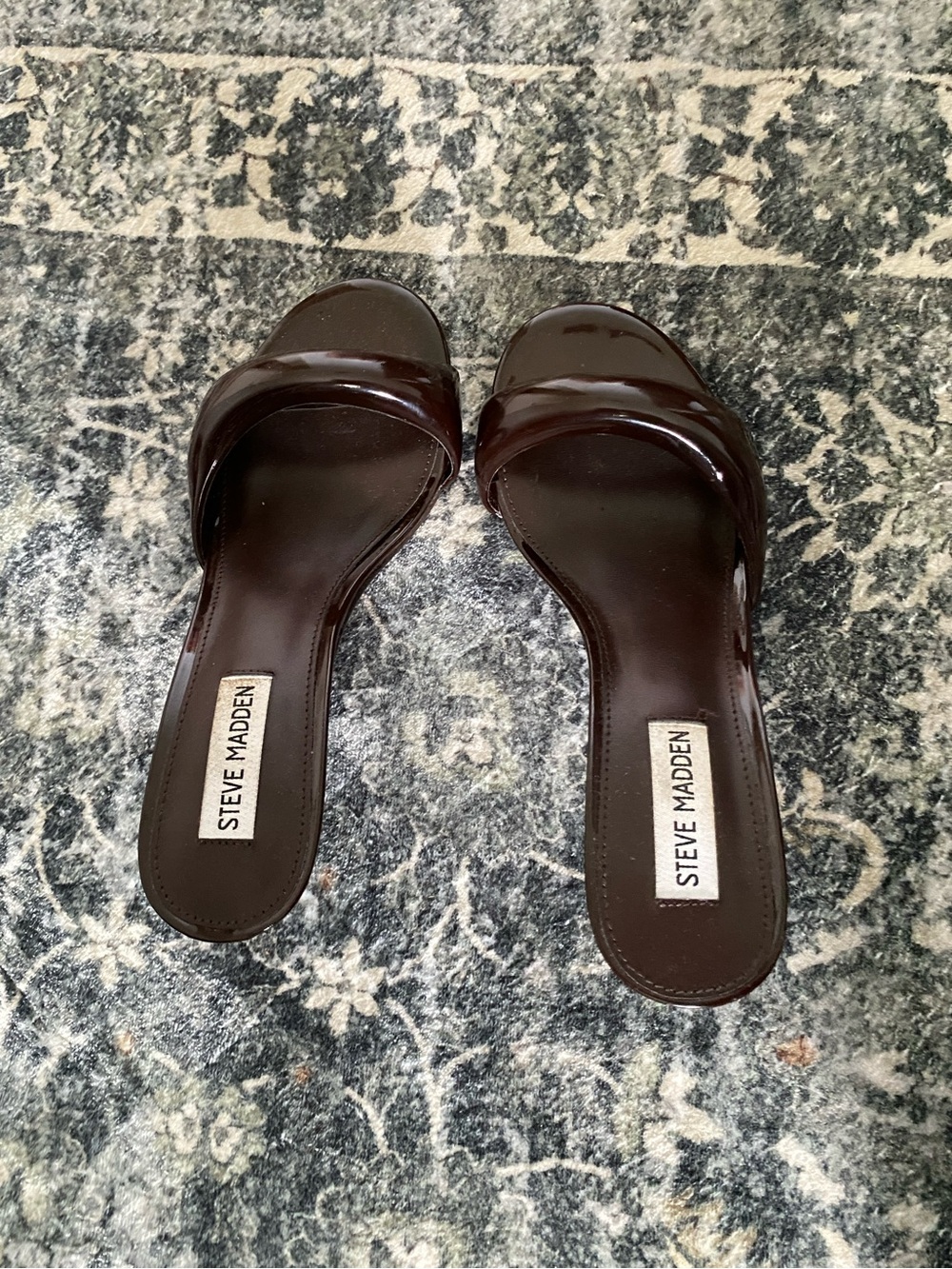 Steve Madden women’s chocolate brown glossy heeled sandals 7.5 - Picture 2 of 6